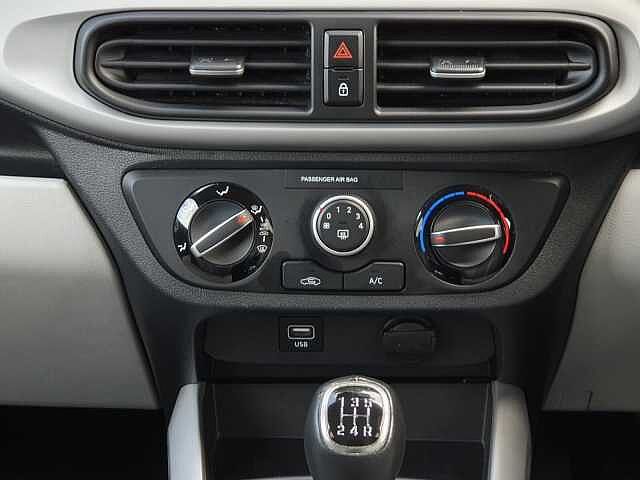 Hyundai i10 1.0 MPi Premium 5dr