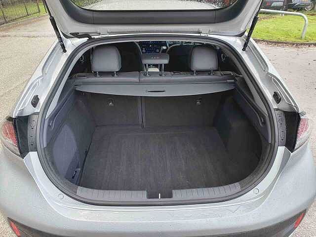 Hyundai Ioniq 1.6 GDi Hybrid Premium SE 5dr DCT