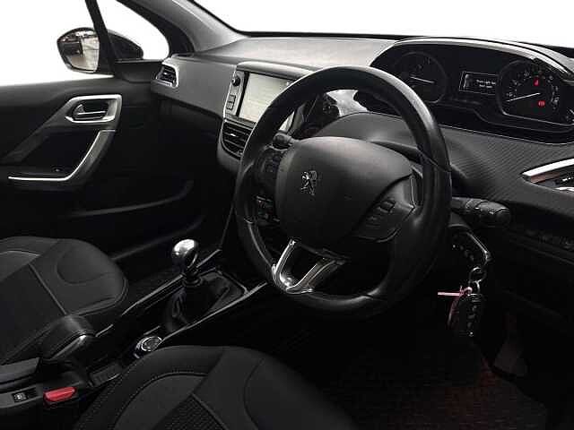 Peugeot 2008 1.2 PureTech 110 Allure Premium 5dr Black