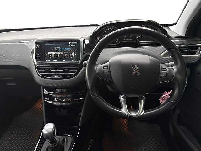 Peugeot 2008 1.2 PureTech 110 Allure Premium 5dr Black