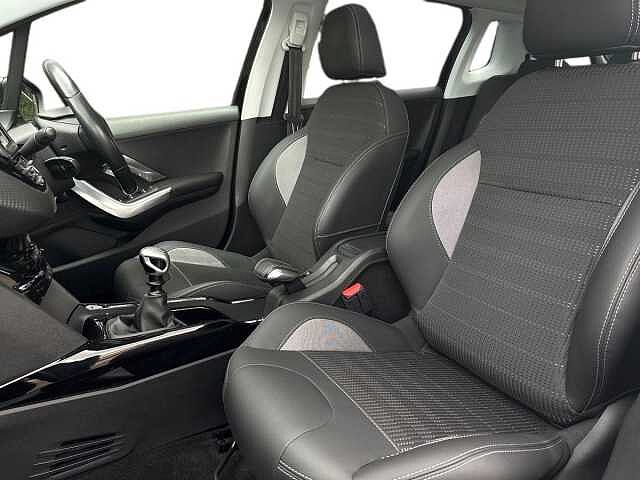 Peugeot 2008 1.2 PureTech 110 Allure Premium 5dr Black