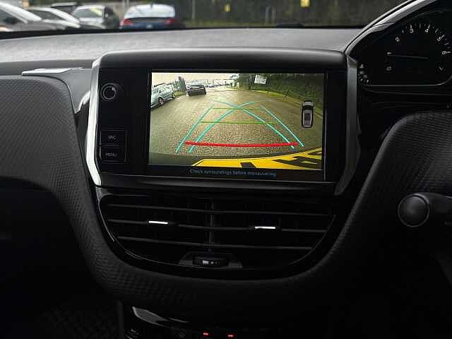 Peugeot 2008 1.2 PureTech 110 Allure Premium 5dr Black